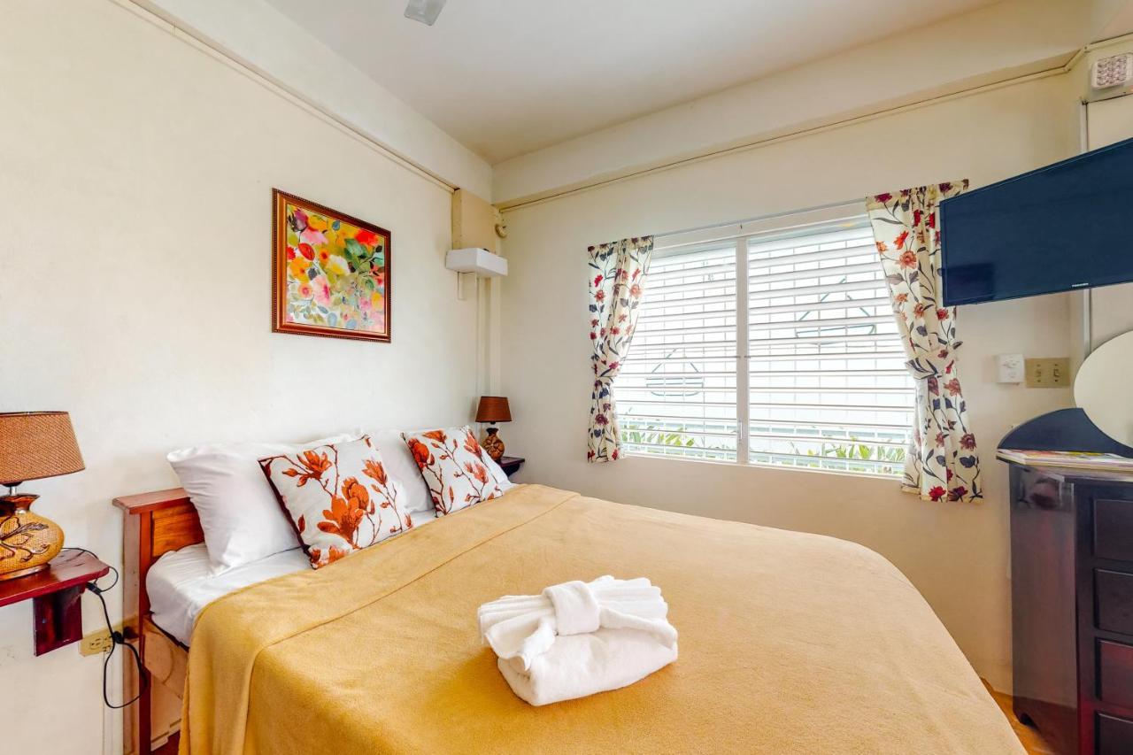 Almond Tree 3 At Island Cabanas Gold Standard Certified Cayo Caulker Exterior foto