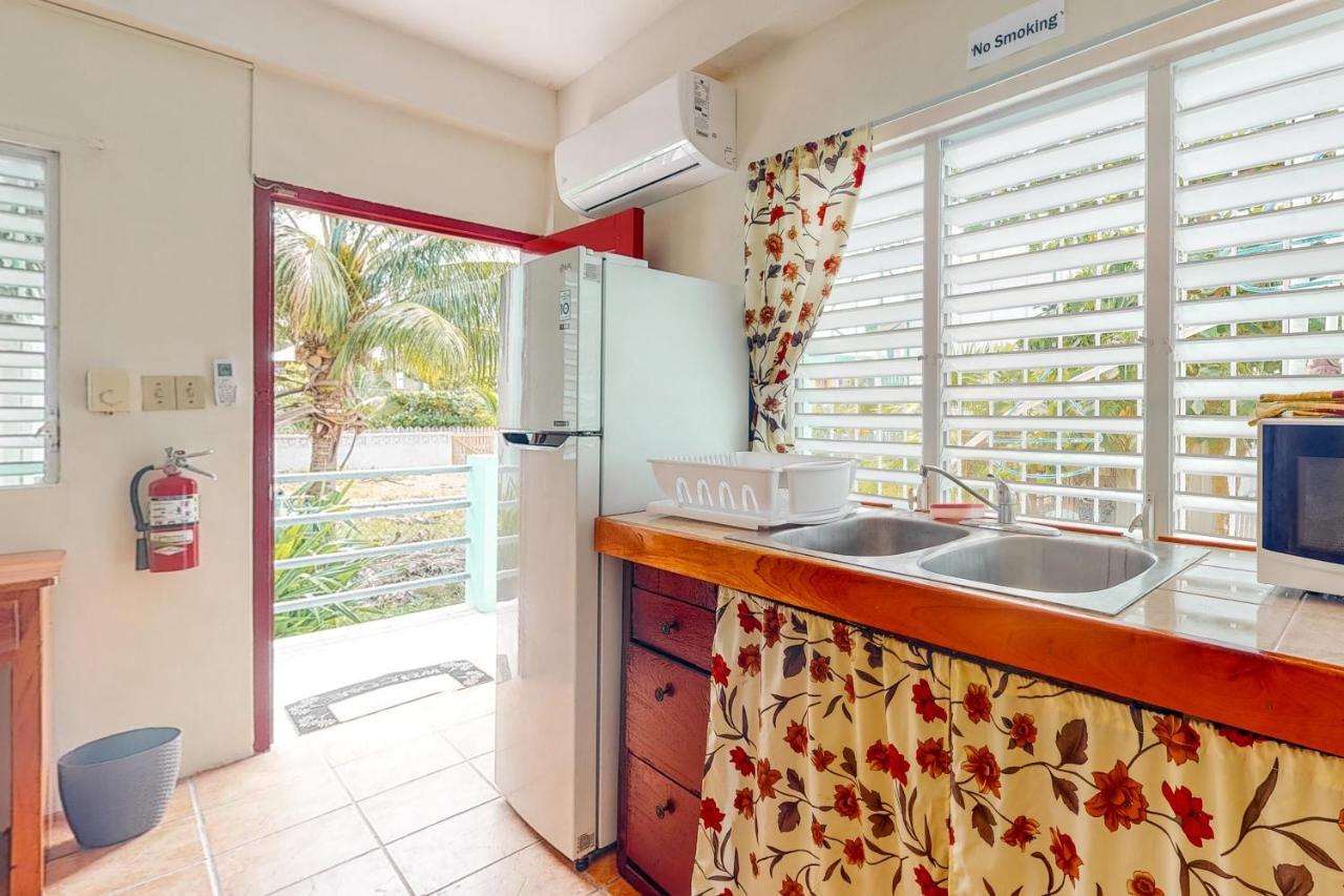 Almond Tree 3 At Island Cabanas Gold Standard Certified Cayo Caulker Exterior foto